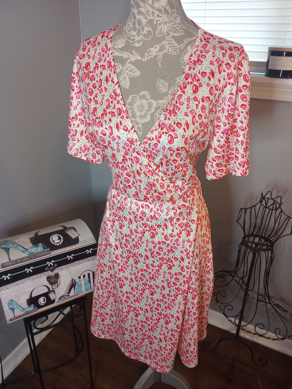 Pink Floral V-Neck Wrap Dress - Women's Short Sleeve